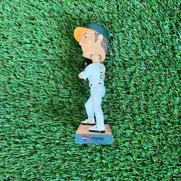 VTG 2006 BD&A Huston Street MLB Oakland Athletics A’s MLB Bobblehead IN BOX - Picture 2 of 16